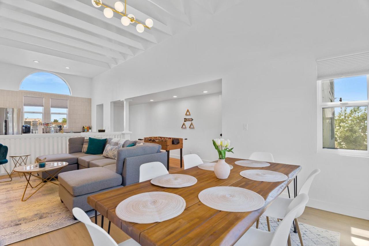 Stylish Phoenix Townhome - Foosball Table, Laundry, Parking! Extérieur photo