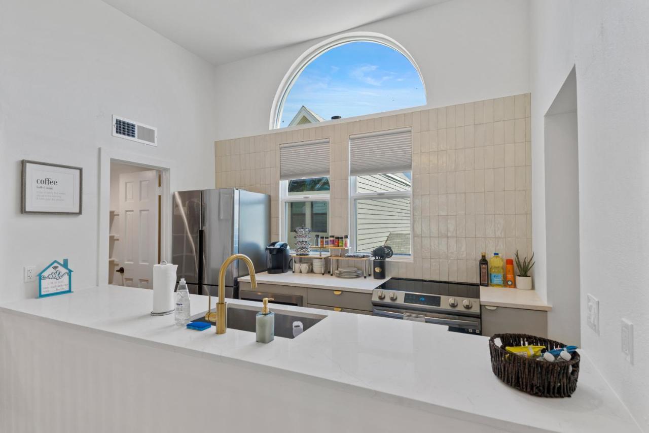 Stylish Phoenix Townhome - Foosball Table, Laundry, Parking! Extérieur photo